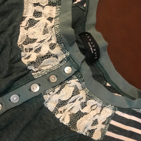 Lace & stripe dark heather green tee - Picture 3 of 7
